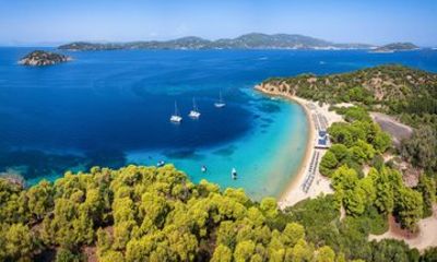 Private Shore Tour: Skiathos Caves, 60 Beaches & Island Cruise