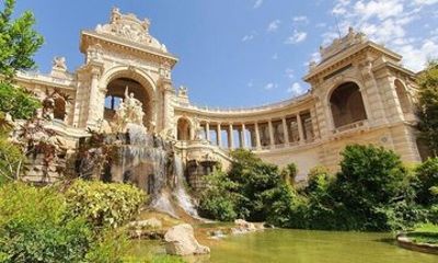 Scenic Drive in Marseille with a Private Driver