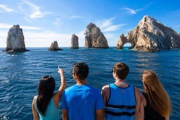 Private Glass Bottom Boat Tour to El Arco and Lover's Beach