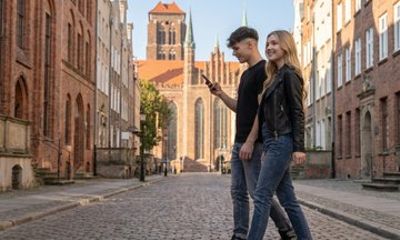 Gdańsk Golden Age GPS App Walking Tour Mobile Game