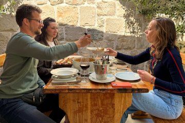 Split Old Town Authentic Food Tour with 9 Dishes & Local Wines