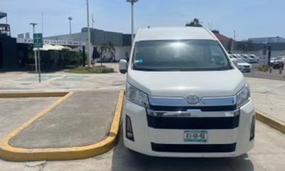 Private Transportation From the Zihuatanejo Airport to Saladita