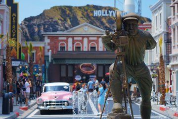 Movieland: Hollywood Night Dinner Experience