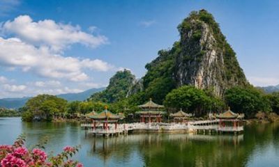 Zhaoqing Seven Star Crags Day Trip from Guangzhou with Boat Ride
