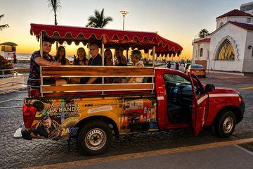Private Panoramic Tour in Traditional Red Trucks