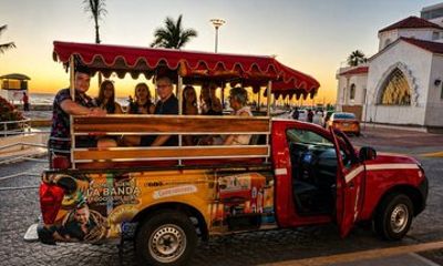 Private Panoramic Tour in Traditional Red Trucks