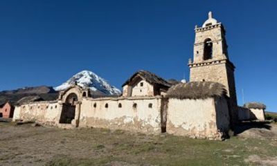 Sajama & Uyuni to Atacama | 6-Day Private Crossing