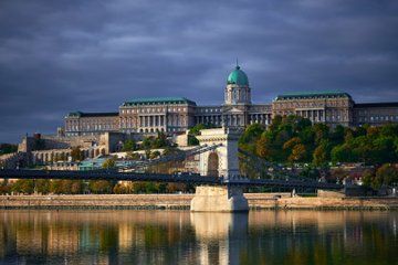 Buda Castle Walking Tour: Fisherman’s Bastion & Matthias Church