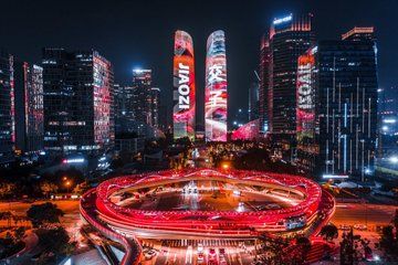 Private Chengdu Night Tour with Bamboo Fountain and Twin Towers