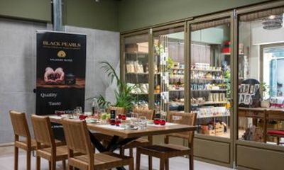 Olive Oil Tasting at a Visitable Bottling Facility in Kalamata