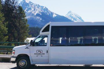 Maligne Lake Day Trip Shuttle from Jasper