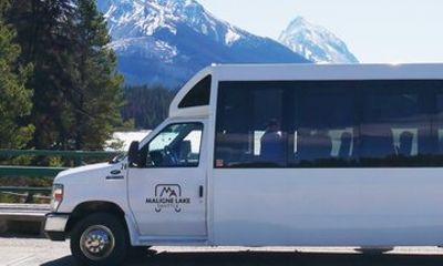 Maligne Lake Day Trip Shuttle from Jasper