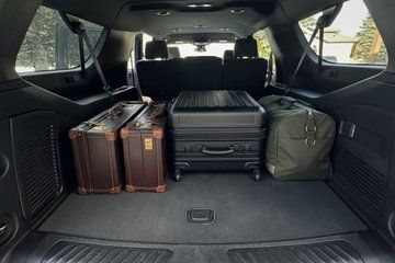 Calgary Airport to Banff or Lake Louise Private Transfer