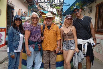 Guatapé Custom Tour Maximum 6 Passengers Small Transportation