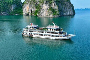 3 Day Swan Cruise Escape Through Bai Tu Long and Ha Long Bay
