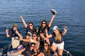 Port Yacht Cruise ViP in Douro Private with Spumante