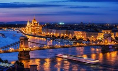 Private Shore Tour – Budapest Night Cruise & Dinner