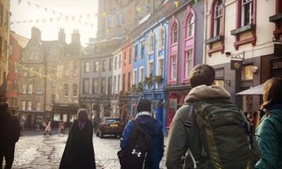 Exclusive Small Group Guided Edinburgh Potter Tour