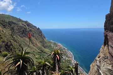 Sudoeste Tour Ponta do Sol & Calheta it a walk in banana route
