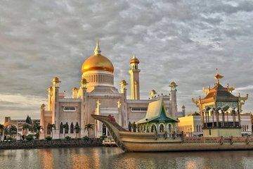 4 Day Brunei Sky Mirror Kampong Ayer Floating Village Tour