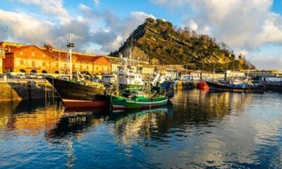 Private Basque Coast Tour Getaria Zumaia and Hondarribia