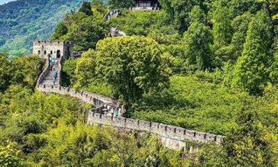 Hangzhou: Southern Great Wall Day Trip by Bullet Train