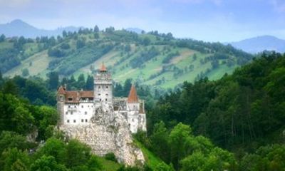 Dracula Castle and Brasov Old Town Private Tour