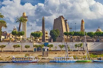 Luxor Full Day Tour East and West Bank with Sunrise Balloon Ride