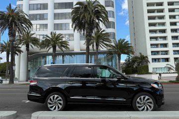 Private Executive SUV Transfer from LAX to San Diego