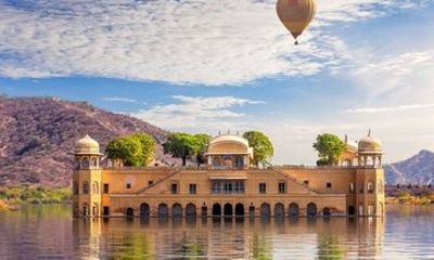 Explore New Delhi's Wonders on Private Tour