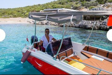 Boat Tours By A Speedboat Fishing Enjoy The Beauty Of Nature