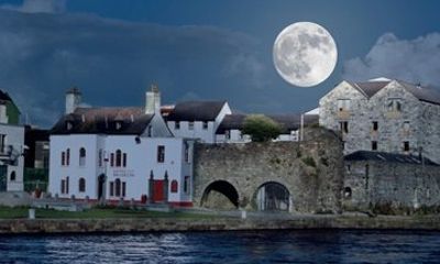 Galway After Dark Tour: Ghosts, Legends, and the Blood Red Ale