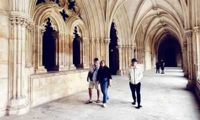 Private Fátima/Nazaré/Óbidos - Faith, History & Coastal Beauty