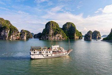 Discover Hidden Bai Tu Long Bay in 3 Days with Renea Cruises