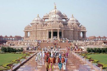Swaminarayn Akshardham Temple Tour Guide and Transfers