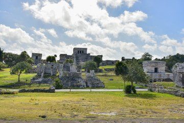 Shared Guided Van Tour to Tulum and Cave Cenote
