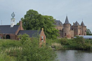 Muiden Walking Quiz Castles Poets and Waterlines