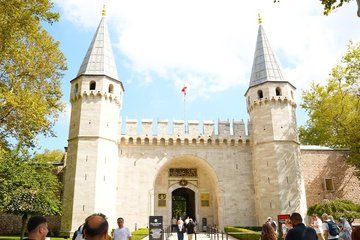 Topkapi Palace Skip the Line Hosted Entry Ticket and Audio Guide