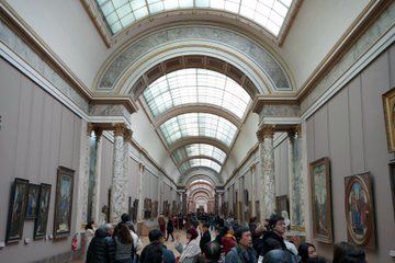 Louvre Masterpieces & Mona Lisa Guided Tour with Reserved Access