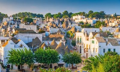 Private Tour From Bari in Alberobello and Polignano a Mare