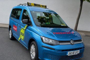Private Wheelchair Accessible Taxi Tours Transfers in Dublin