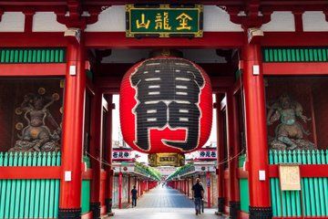 Private Spanish Walking Tour of Tokyo with a Local Guide