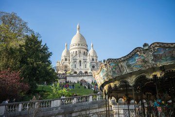 Montmartre Small Group Tour with Wine and Cheese Tasting