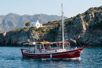 2 Hour Mirabello Bay Boat Trip and Swimming in Agios Nikolaos