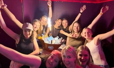 Club Crawl Hamburg : Premium Shots VIP Admission and Drinking Games