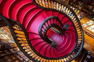 Entrance Livraria Lello and Caves Port Wine