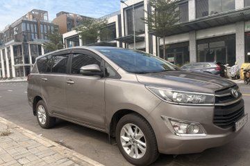 Tan Son Nhat SGN Airport to City Center a Private Car Transfer
