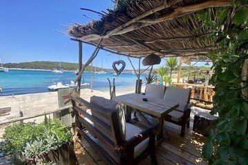 Private boat tour Hvar Pakleni Islands and Solta