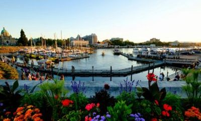 Private Day Trip to Victoria and Butchart Gardens from Vancouver
