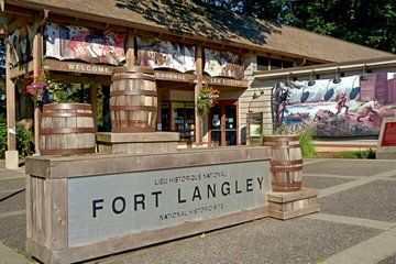 Private Day Trip to Fort Langley and Wine Tasting